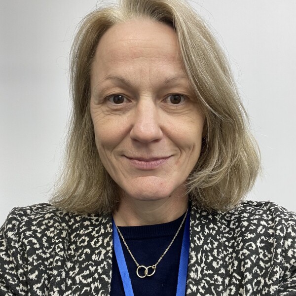 Dr Sian Evans